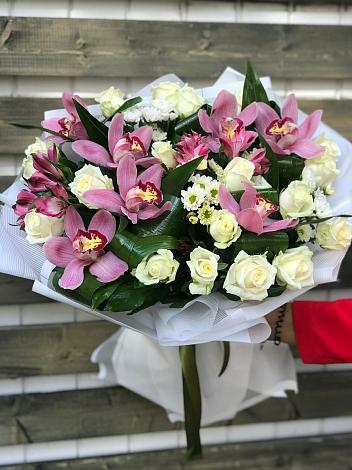 Букет цветов из: Розы и Хризантемы в Уфе